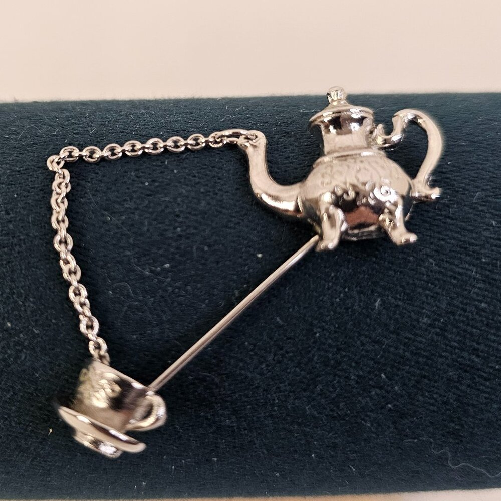 Avon Silver Tone Tea Pot And Teacup Figural Swag Chain Stick Pin Brooch Marked